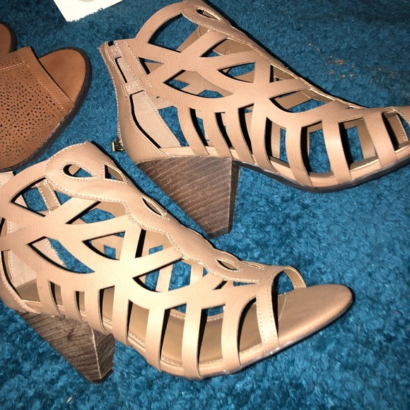 Cato 3 1/2” cone heel booties SZ 11 NWOT - Picture 2 of 5